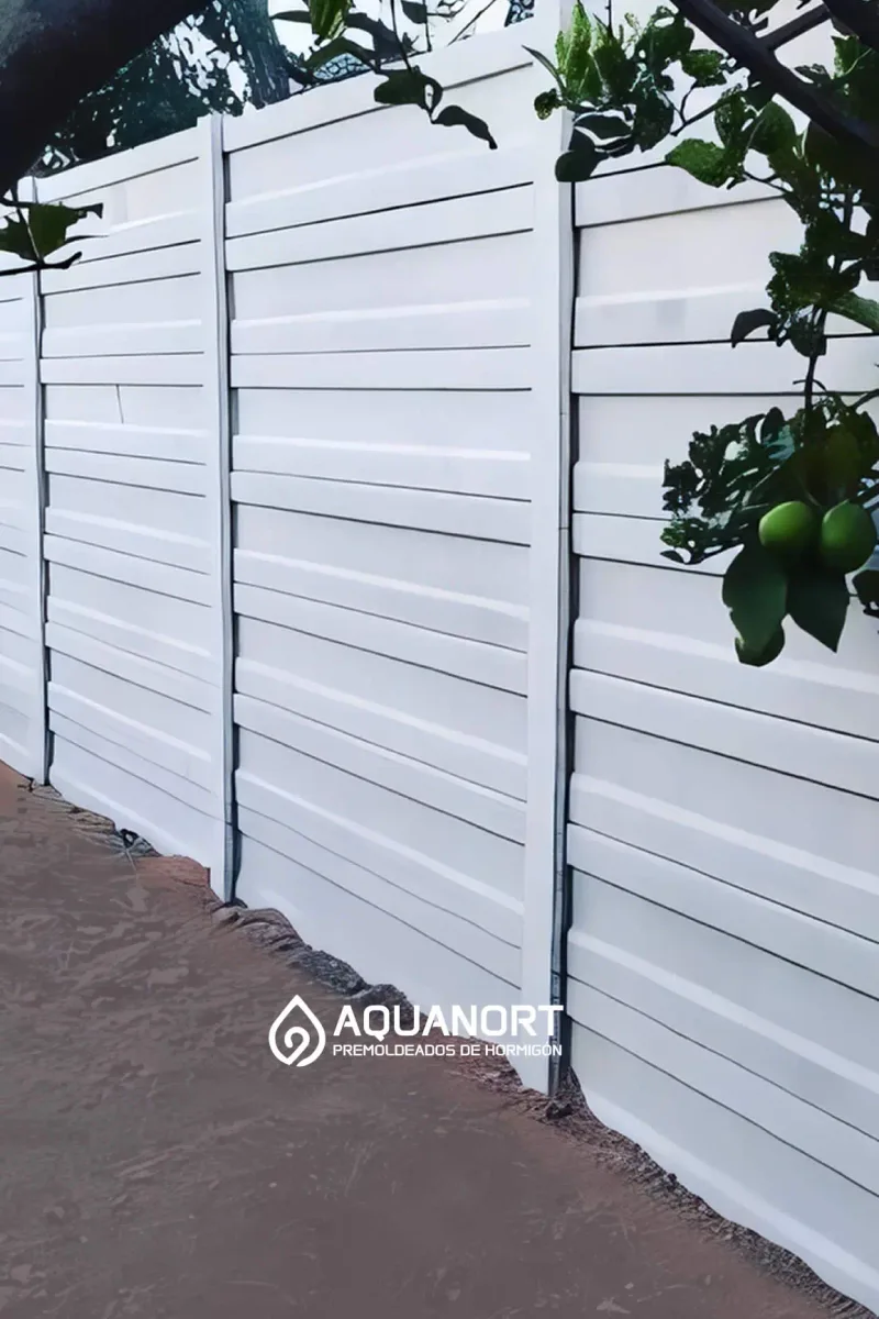 Cerco premoldeado de hormigón blanco publicado por Aquanort